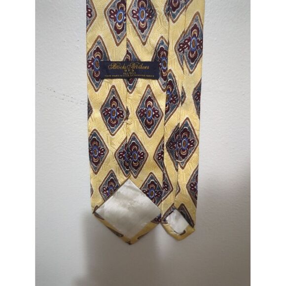 Brooks Brothers BFS Men Yellow Diamond Floral 100% Silk Tie Made in USA - Picture 3 of 5